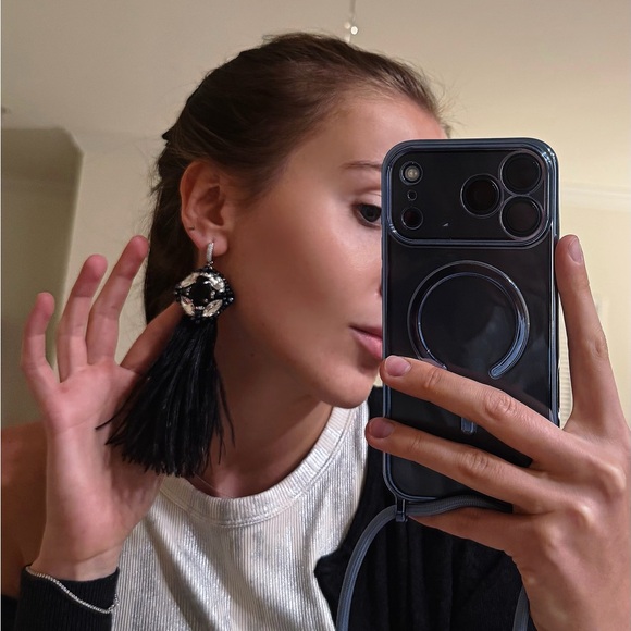 NEW Luxury Feather Earrings Black Silver Rhinestones Limited Chrystal Drop - Picture 8 of 8